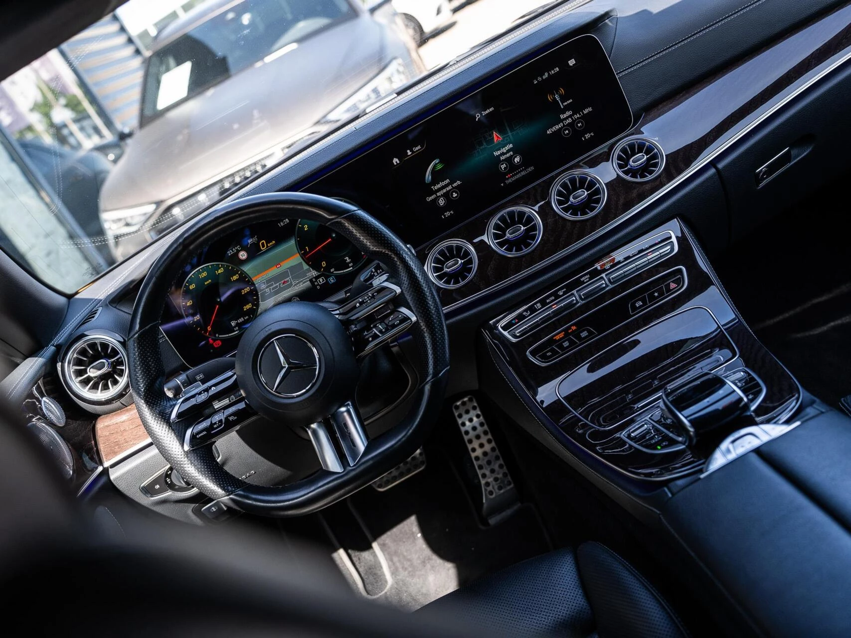 Hoofdafbeelding Mercedes-Benz E-Klasse