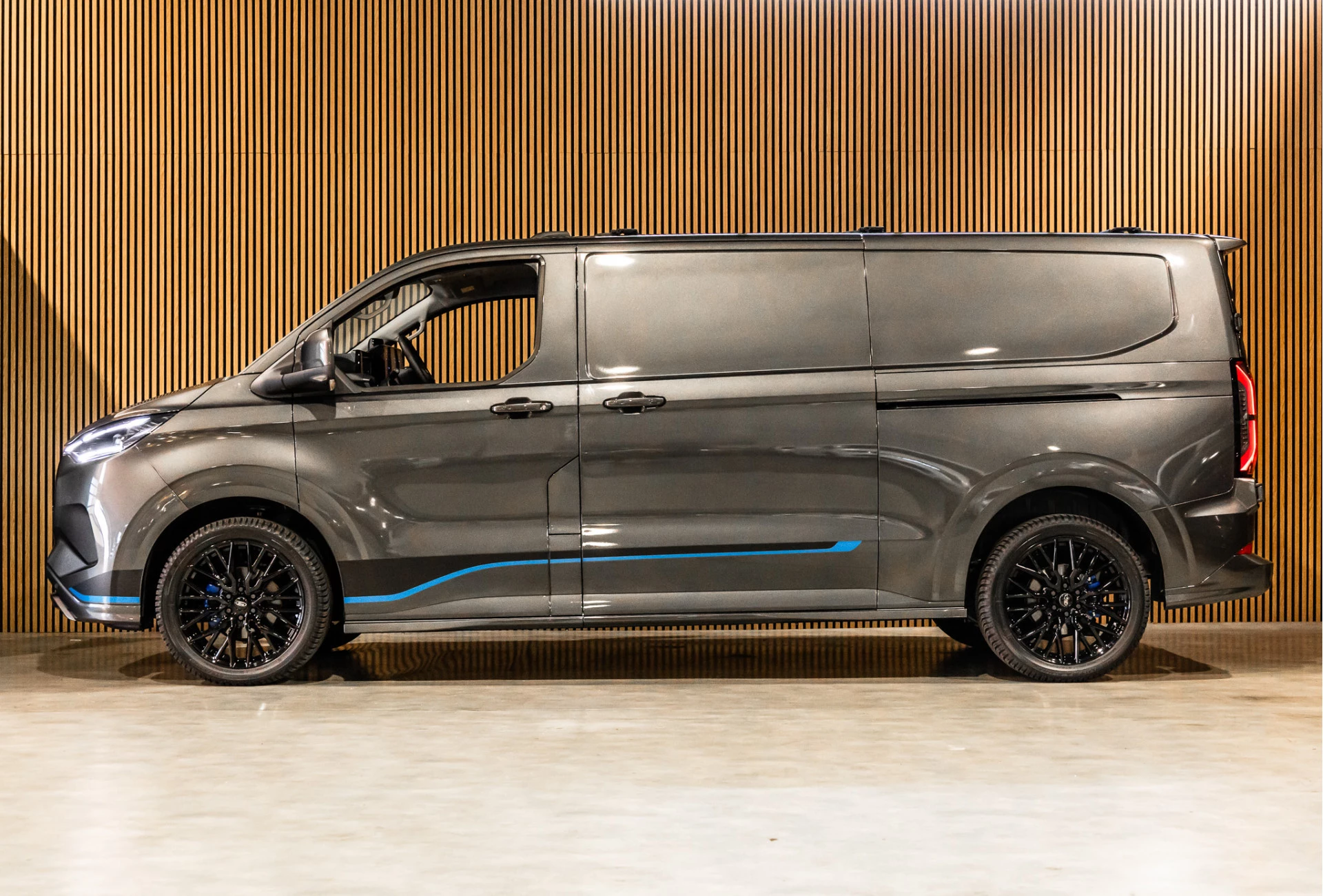 Hoofdafbeelding Ford E-Transit Custom