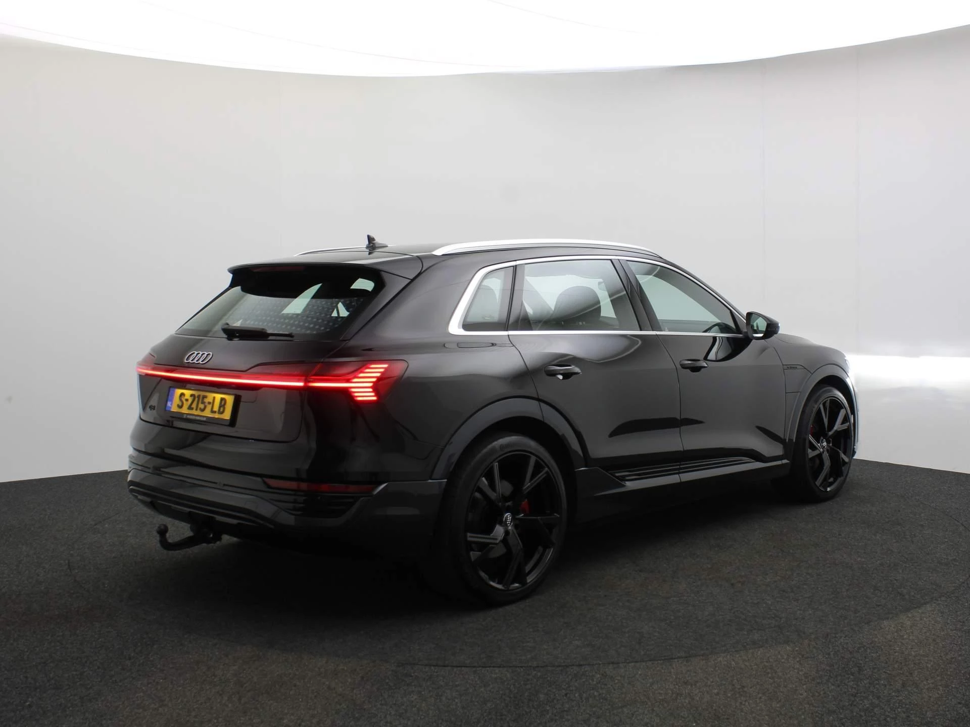 Hoofdafbeelding Audi Q8 e-tron