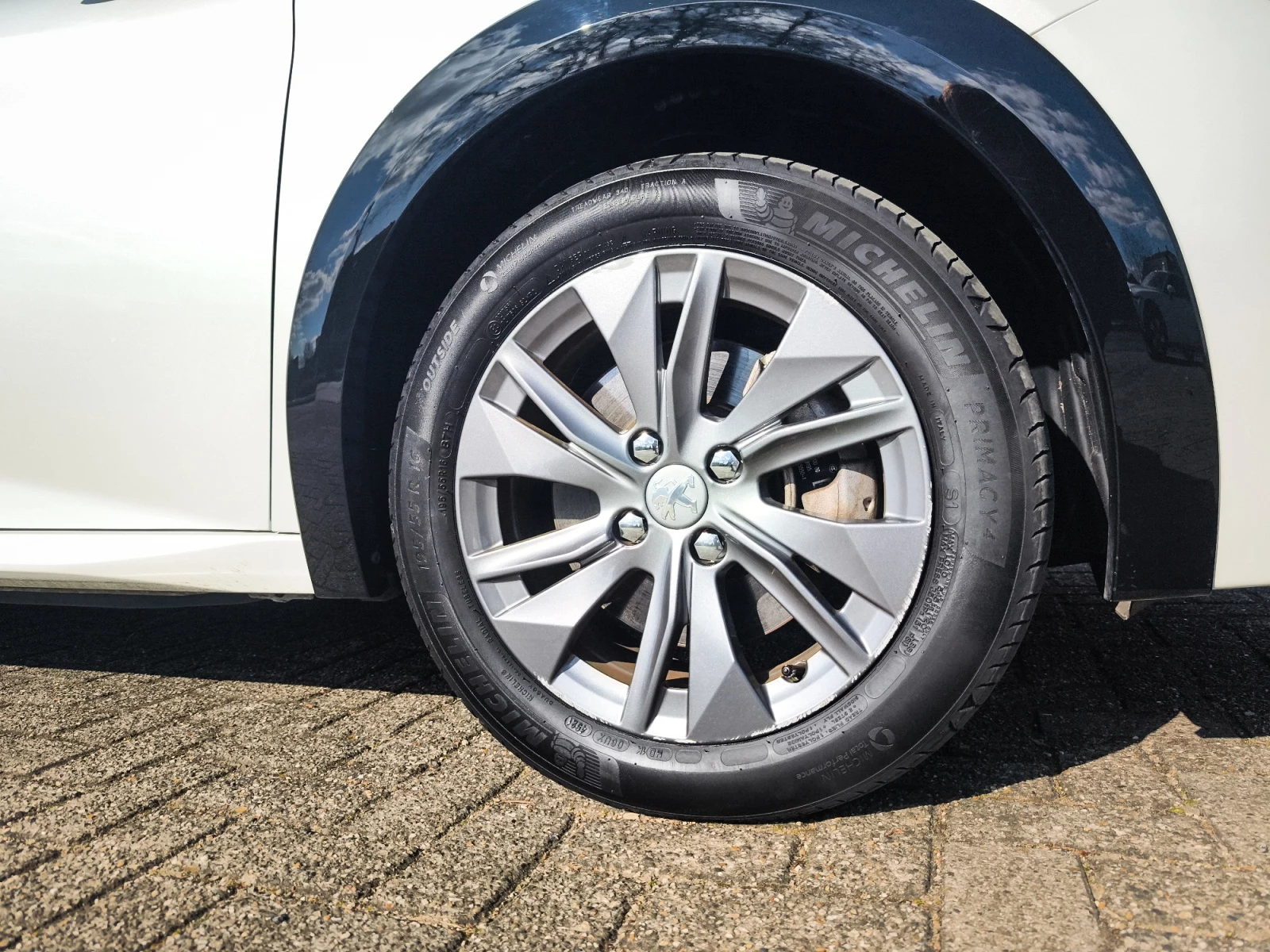 Hoofdafbeelding Peugeot e-208