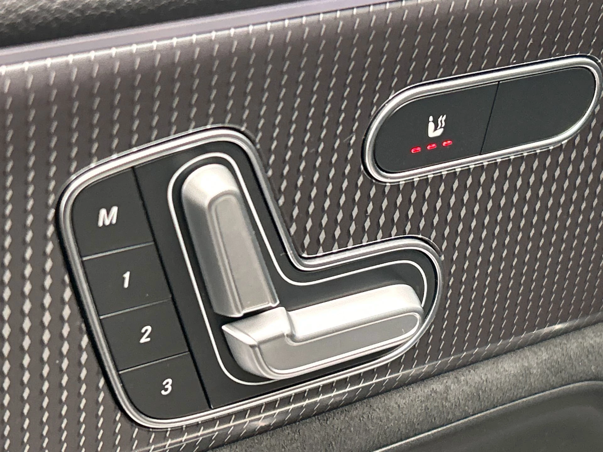 Hoofdafbeelding Mercedes-Benz EQA