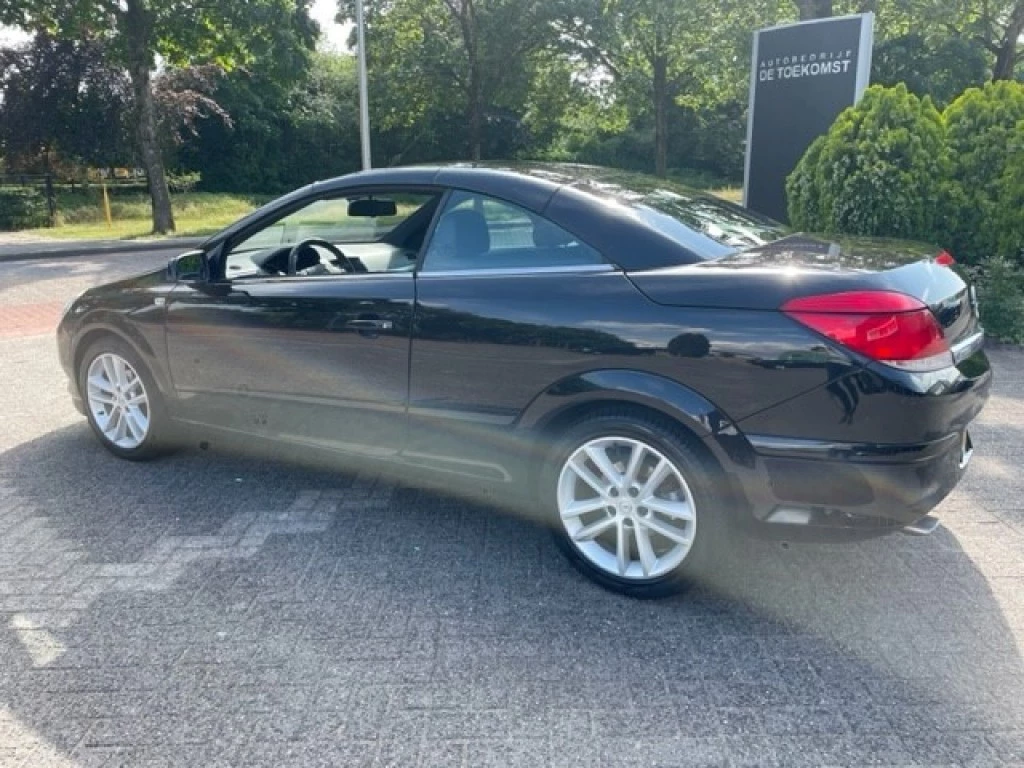 Hoofdafbeelding Opel Cabrio