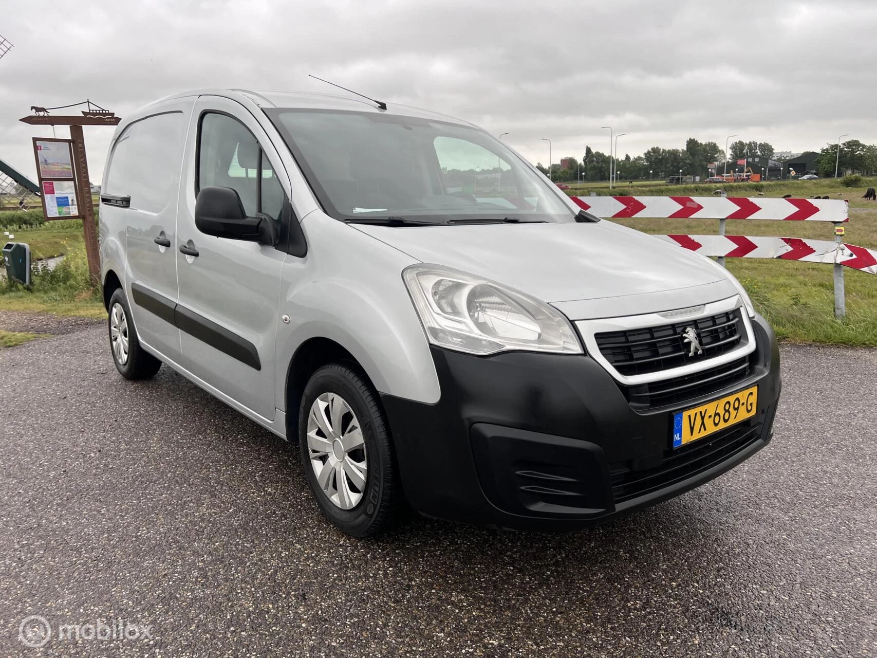 Hoofdafbeelding Peugeot Partner