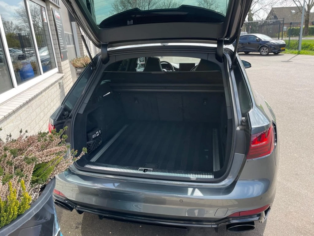 Hoofdafbeelding Audi RS4