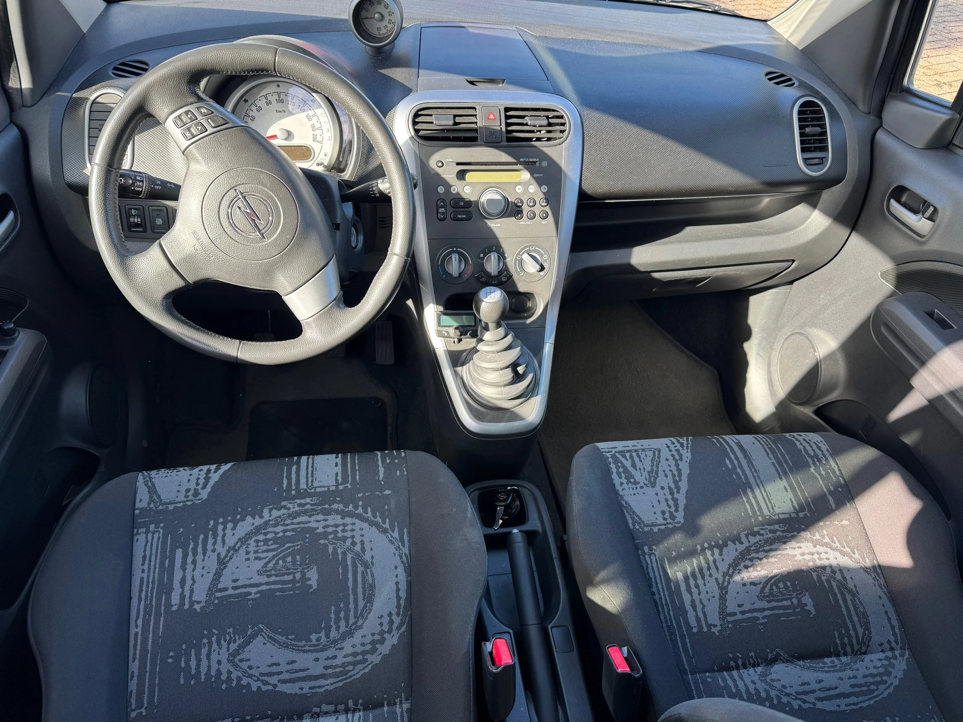 Hoofdafbeelding Opel Agila