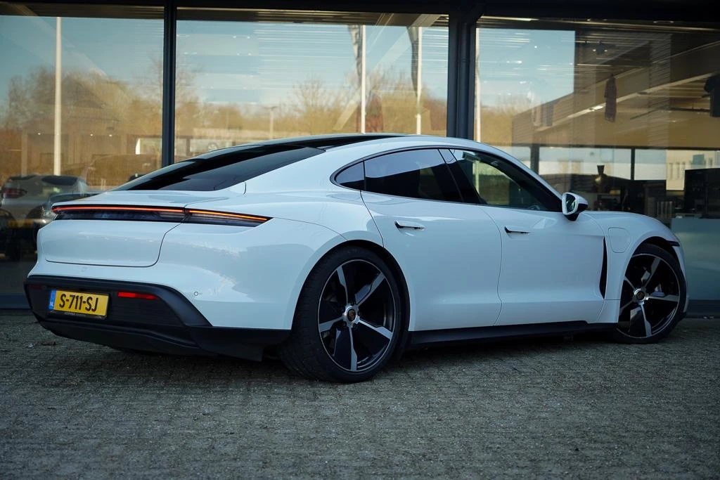 Hoofdafbeelding Porsche Taycan