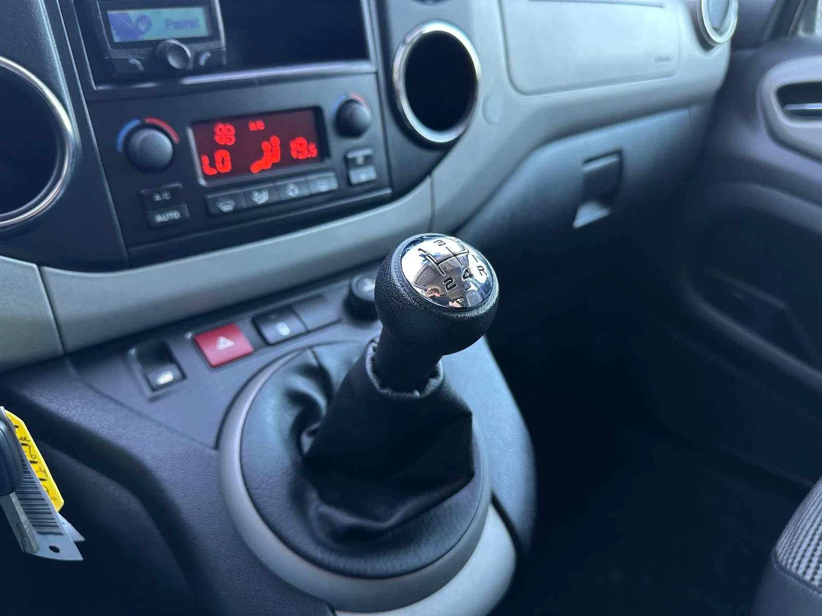 Hoofdafbeelding Peugeot Partner