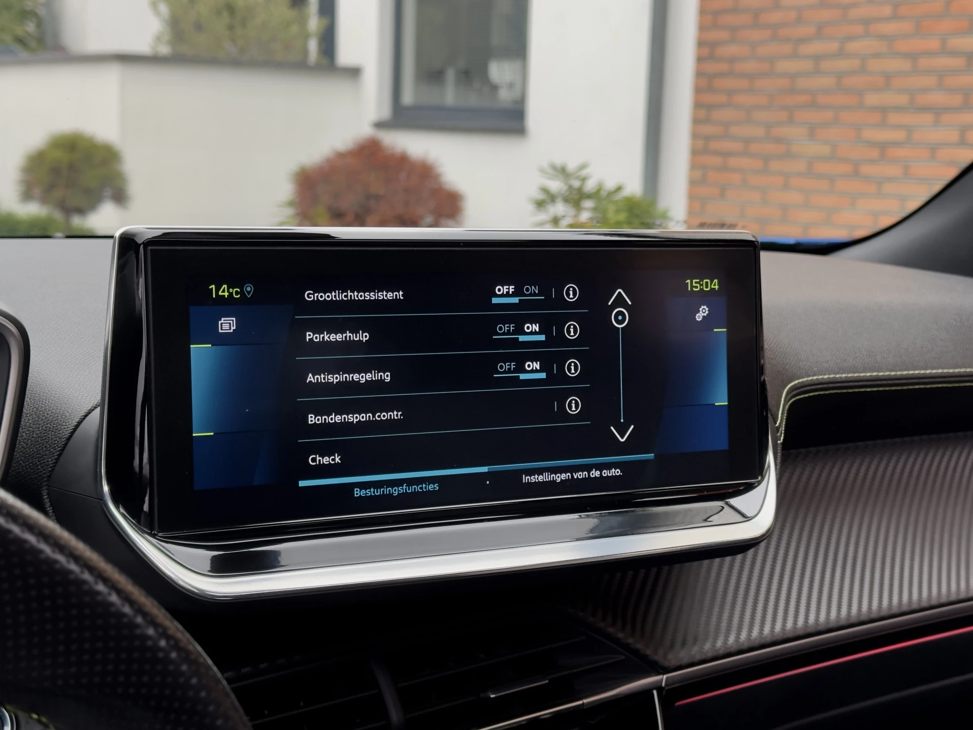 Hoofdafbeelding Peugeot e-2008