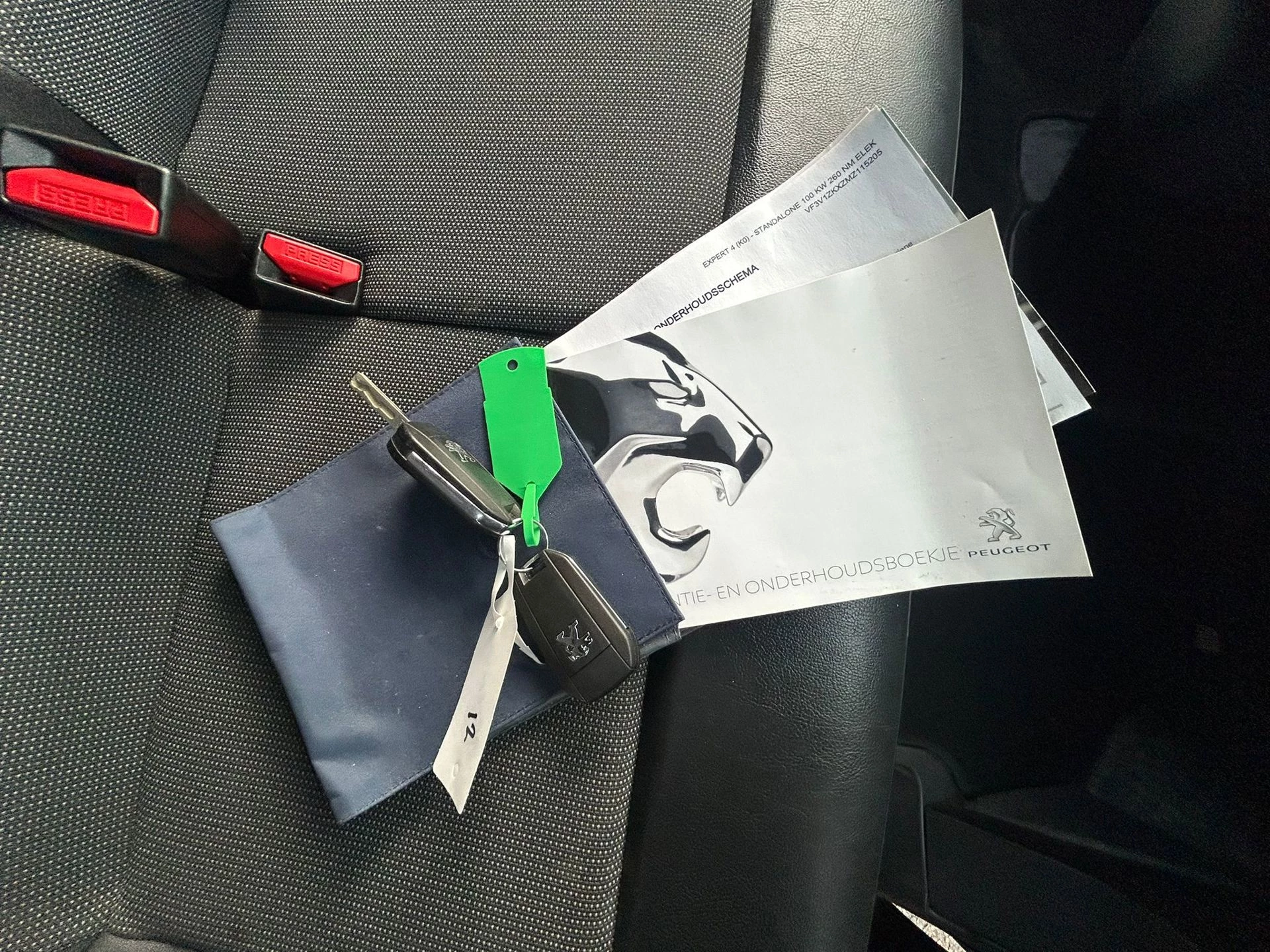 Hoofdafbeelding Peugeot e-Expert