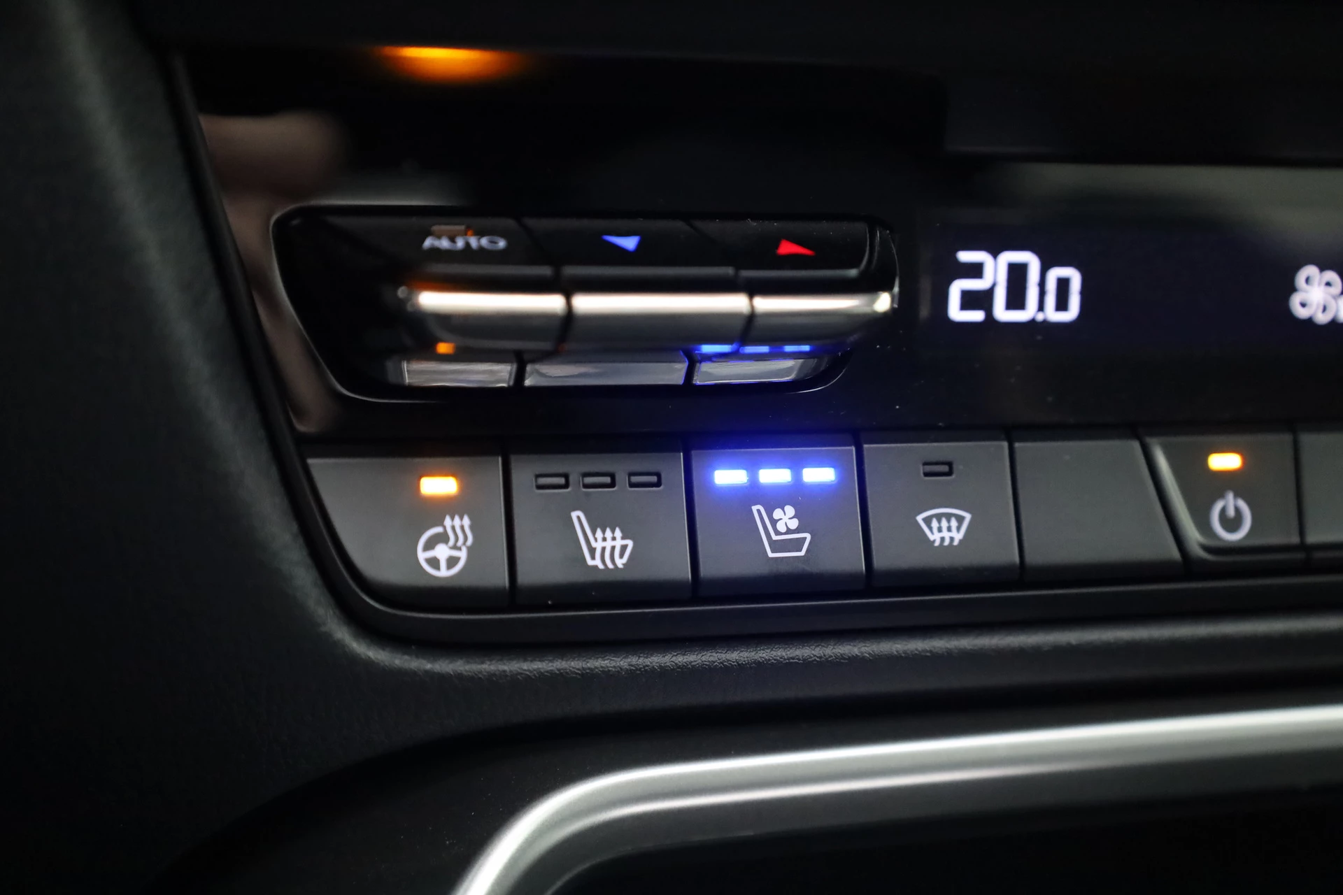 Hoofdafbeelding Mazda CX-60