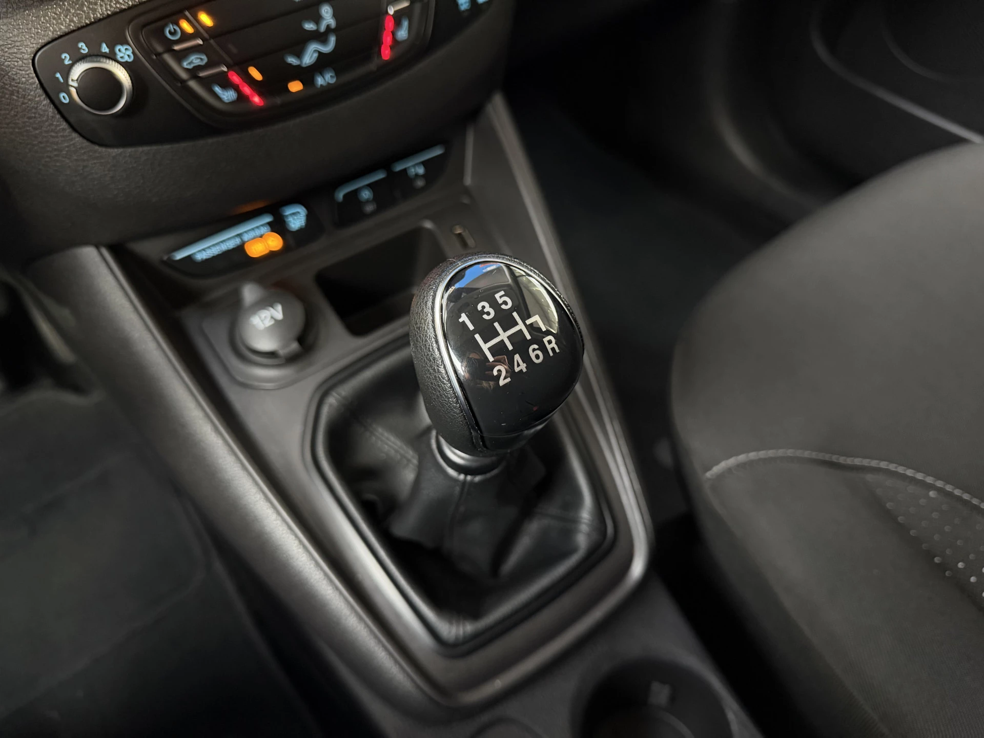 Hoofdafbeelding Ford Transit Courier