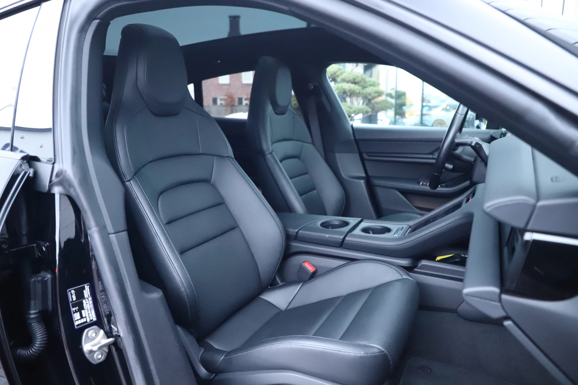 Hoofdafbeelding Porsche Taycan