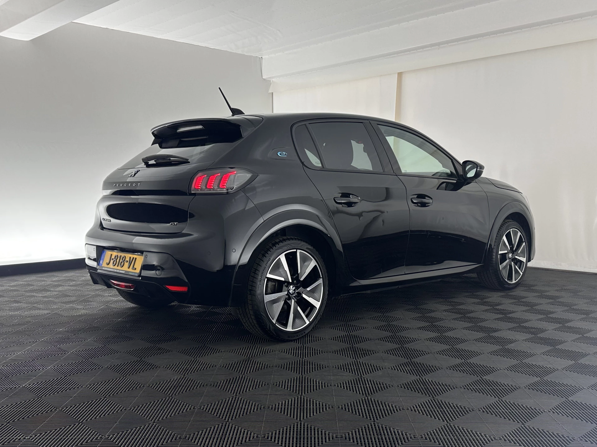 Hoofdafbeelding Peugeot e-208