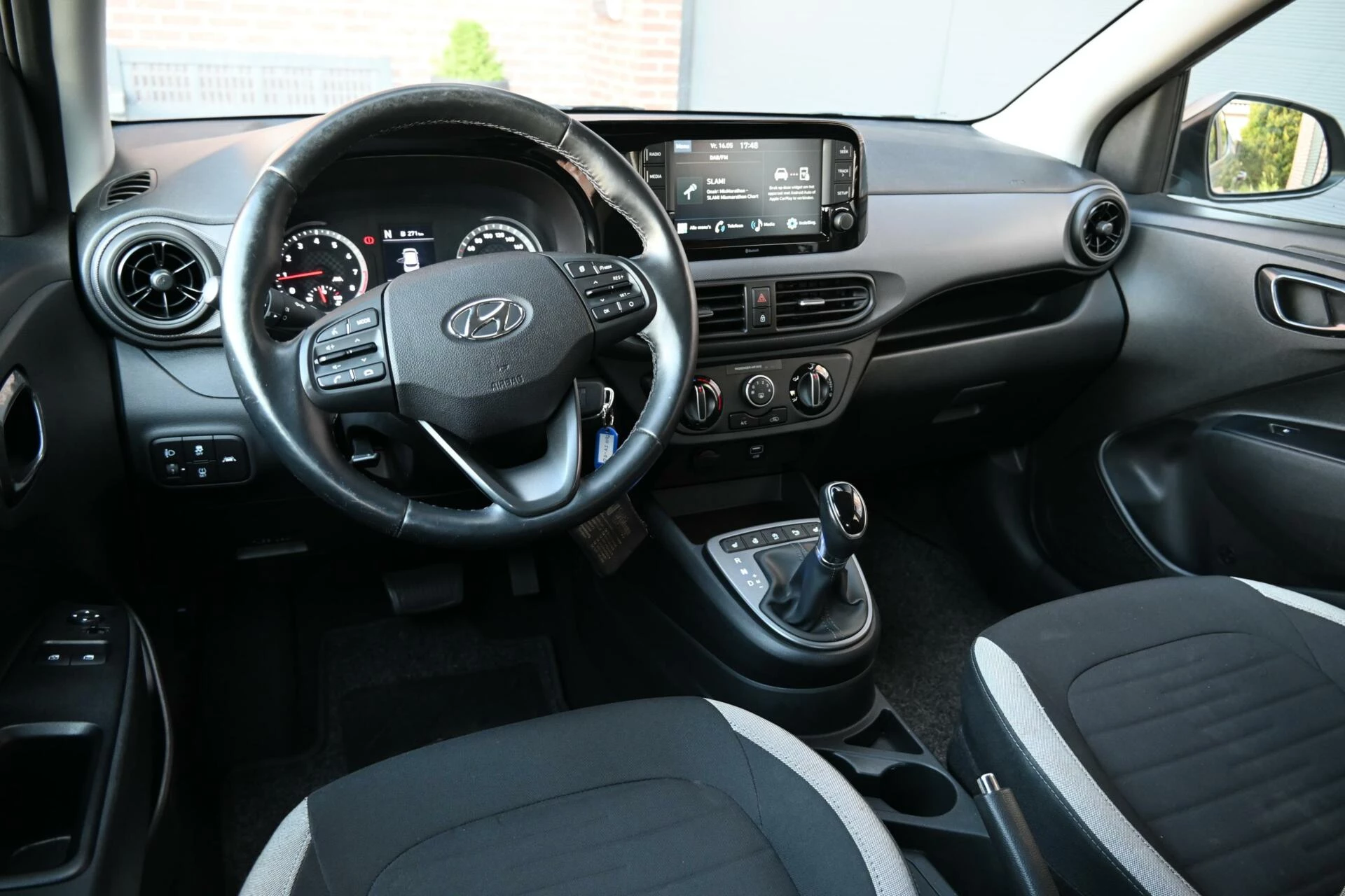 Hoofdafbeelding Hyundai i10