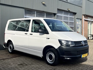 Volkswagen Transporter Kombi 2.0 TDI L1H1 BTW EN BPM VRIJ!! Euro 6 Airco Cruise controle 8-Persoons Automaat Parkeersensoren voor en achter Telefoonverbinding Ex overheid! 1e eigenaar Personenbus Groepsvervoer Taxi Combi Tourer