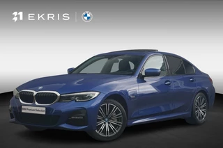 BMW 3 Serie Sedan 330e M Sportpakket Head-Up Display / Elektrisch verstelbare voorstoelen / Laserlight /  Schuif-/kanteldak / M Adaptief onderstel