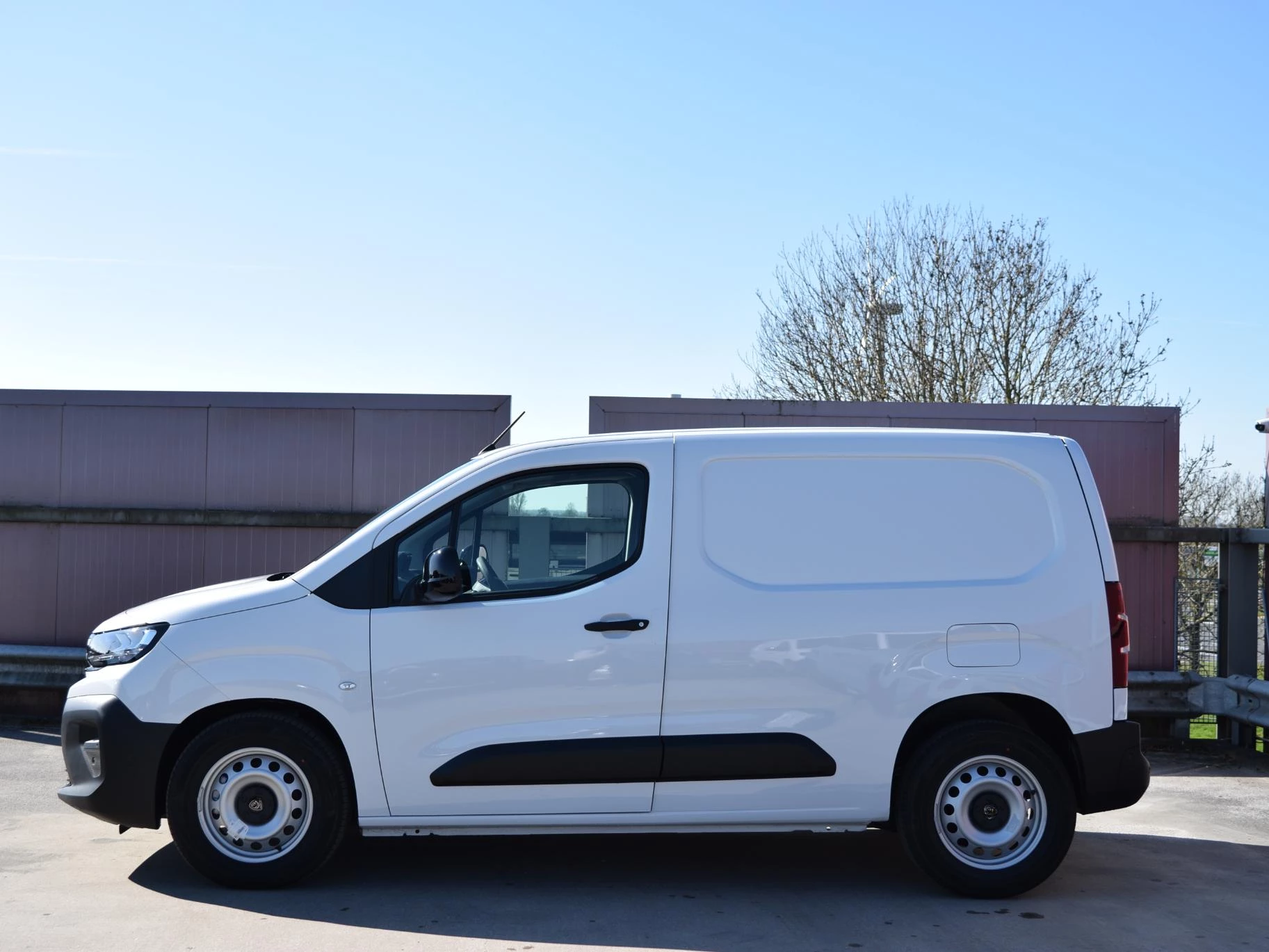 Hoofdafbeelding Peugeot e-Partner