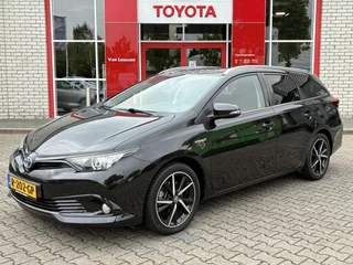 Hoofdafbeelding Toyota Auris Toyota Auris Touring Sports 1.8 HYBRID FREESTYLE STOELVERW CLIMA CRUISE CAMERA 17" LM-VELGEN BLUETOOTH DAB+