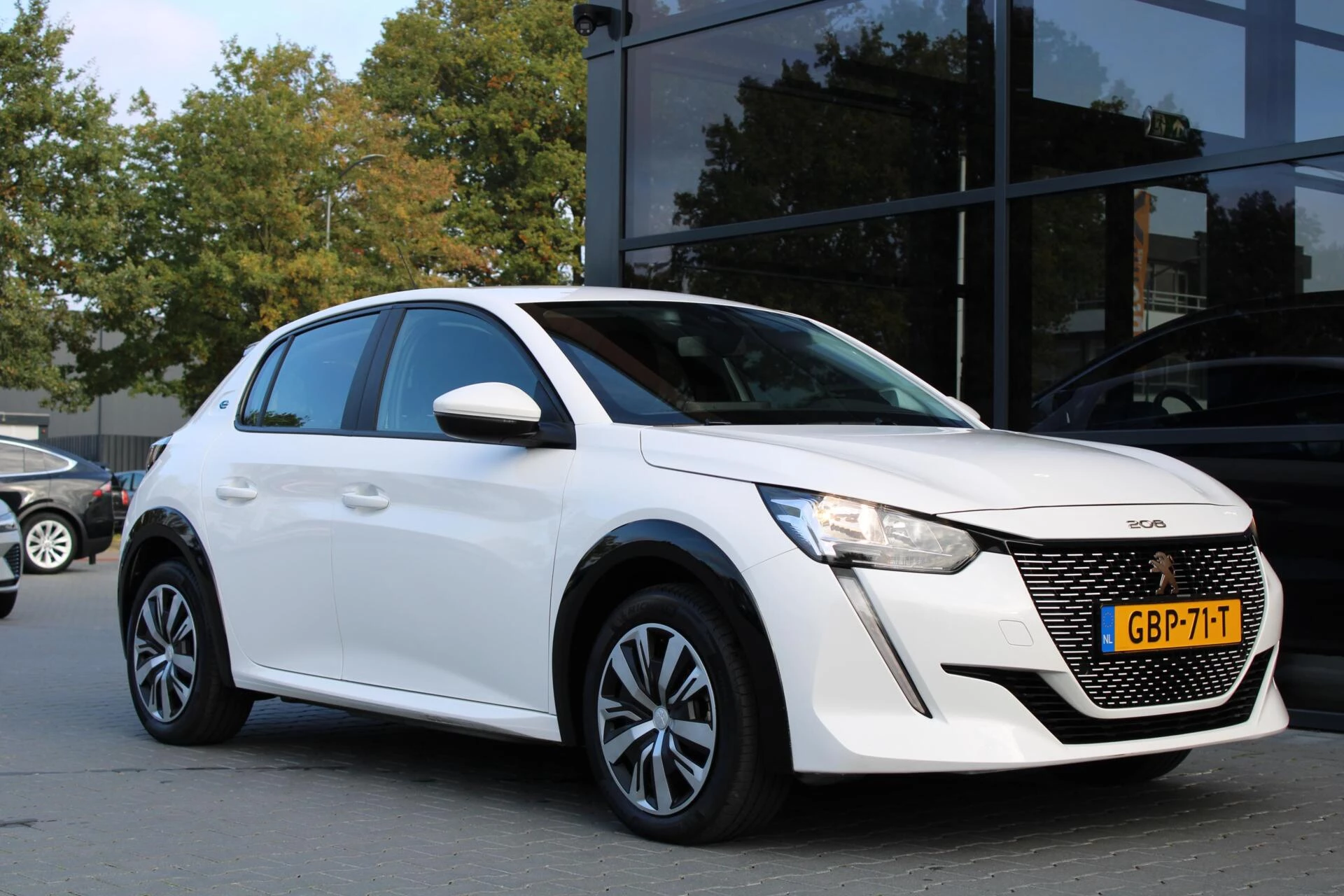 Hoofdafbeelding Peugeot e-208