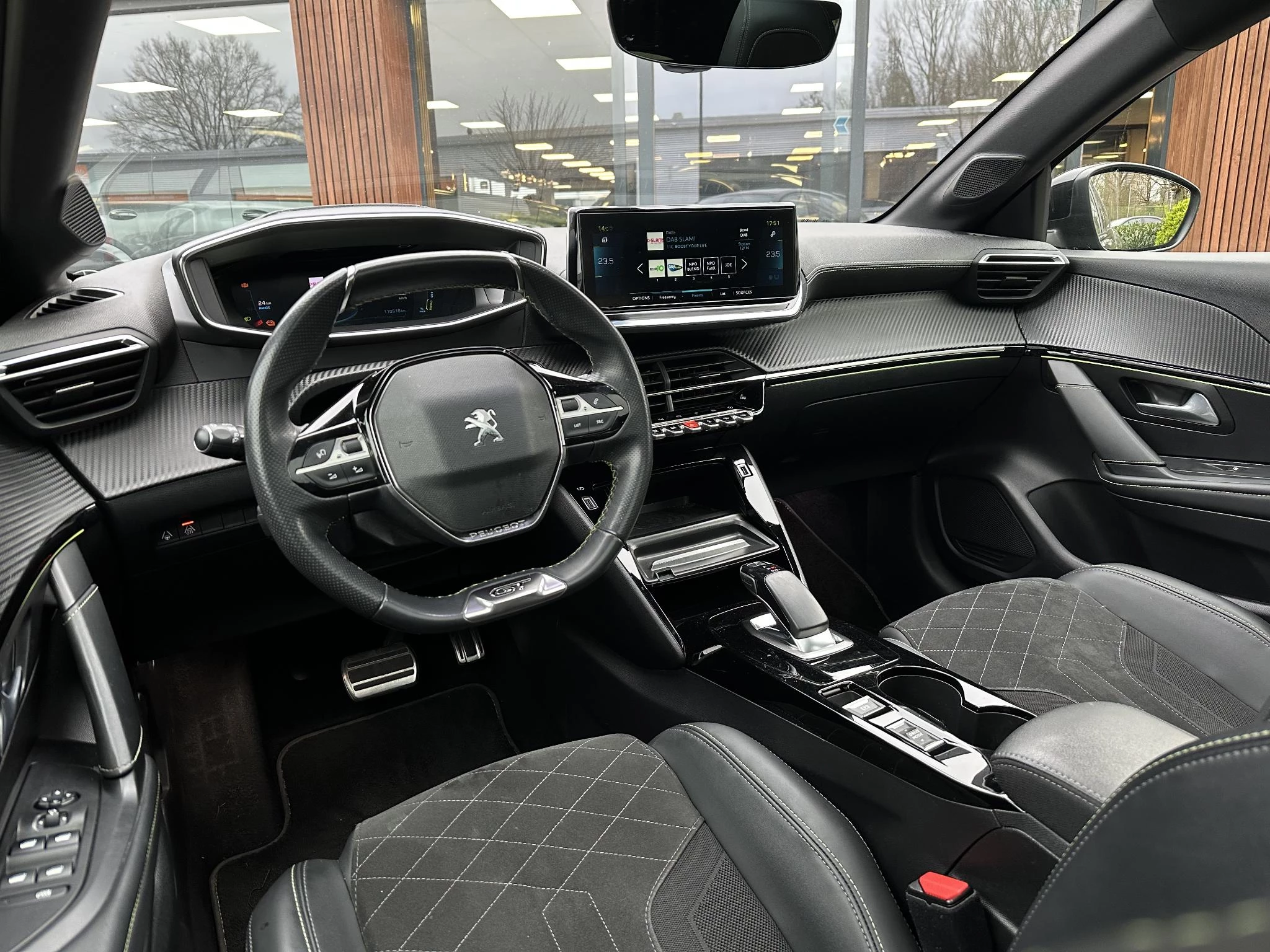 Hoofdafbeelding Peugeot e-208