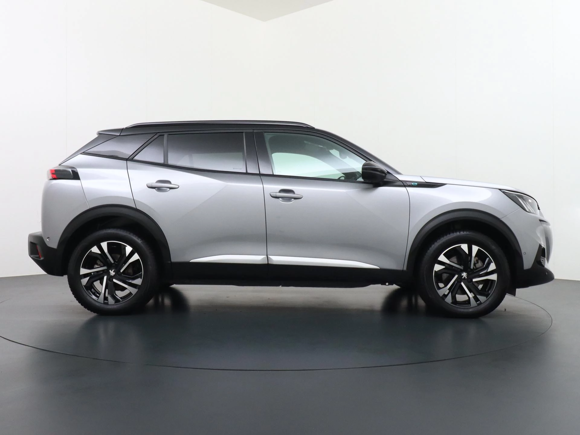 Hoofdafbeelding Peugeot e-2008