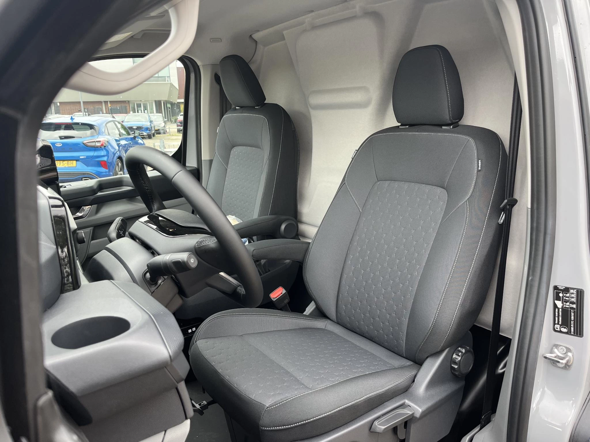 Hoofdafbeelding Ford E-Transit Custom