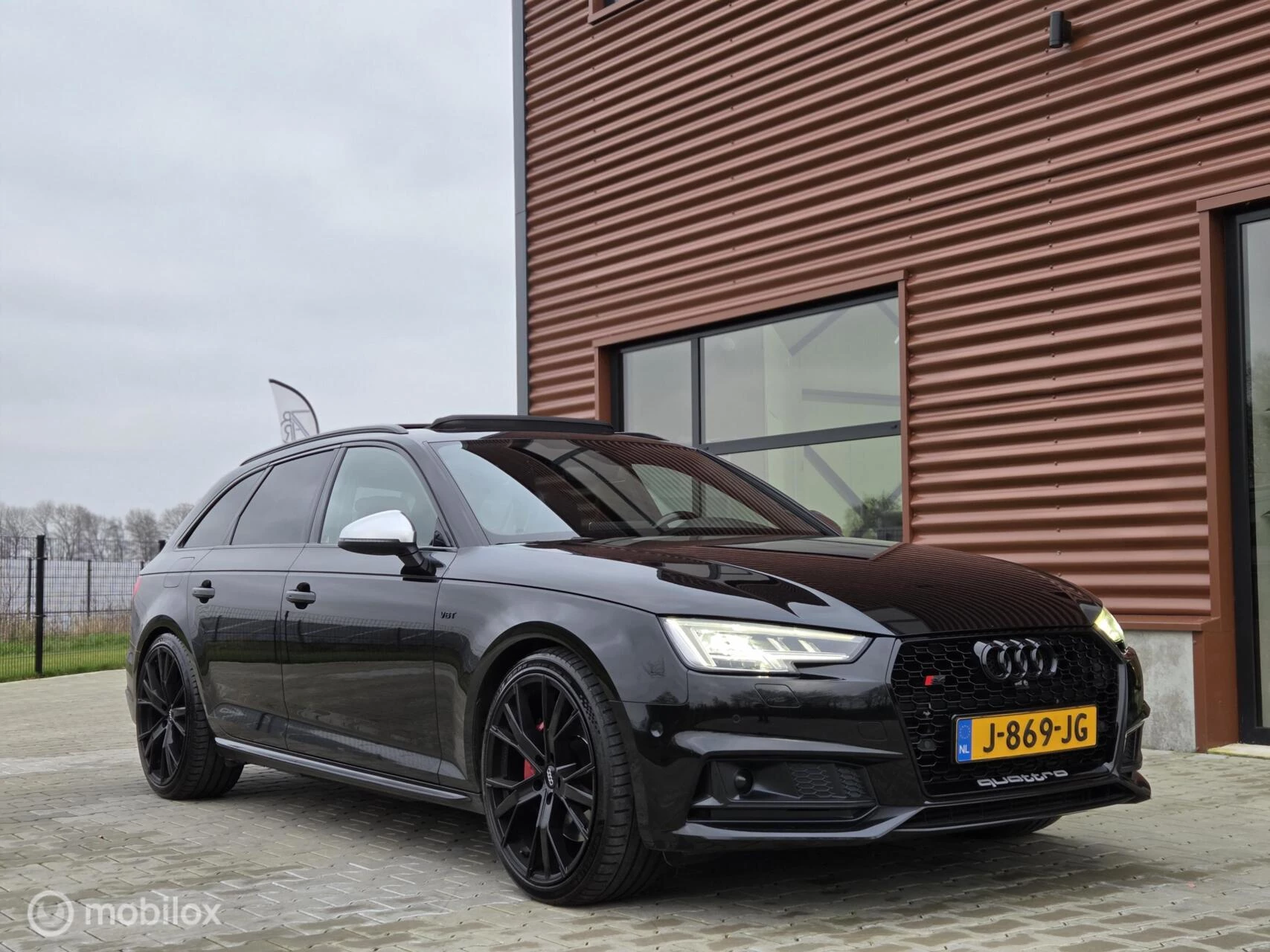 Hoofdafbeelding Audi S4