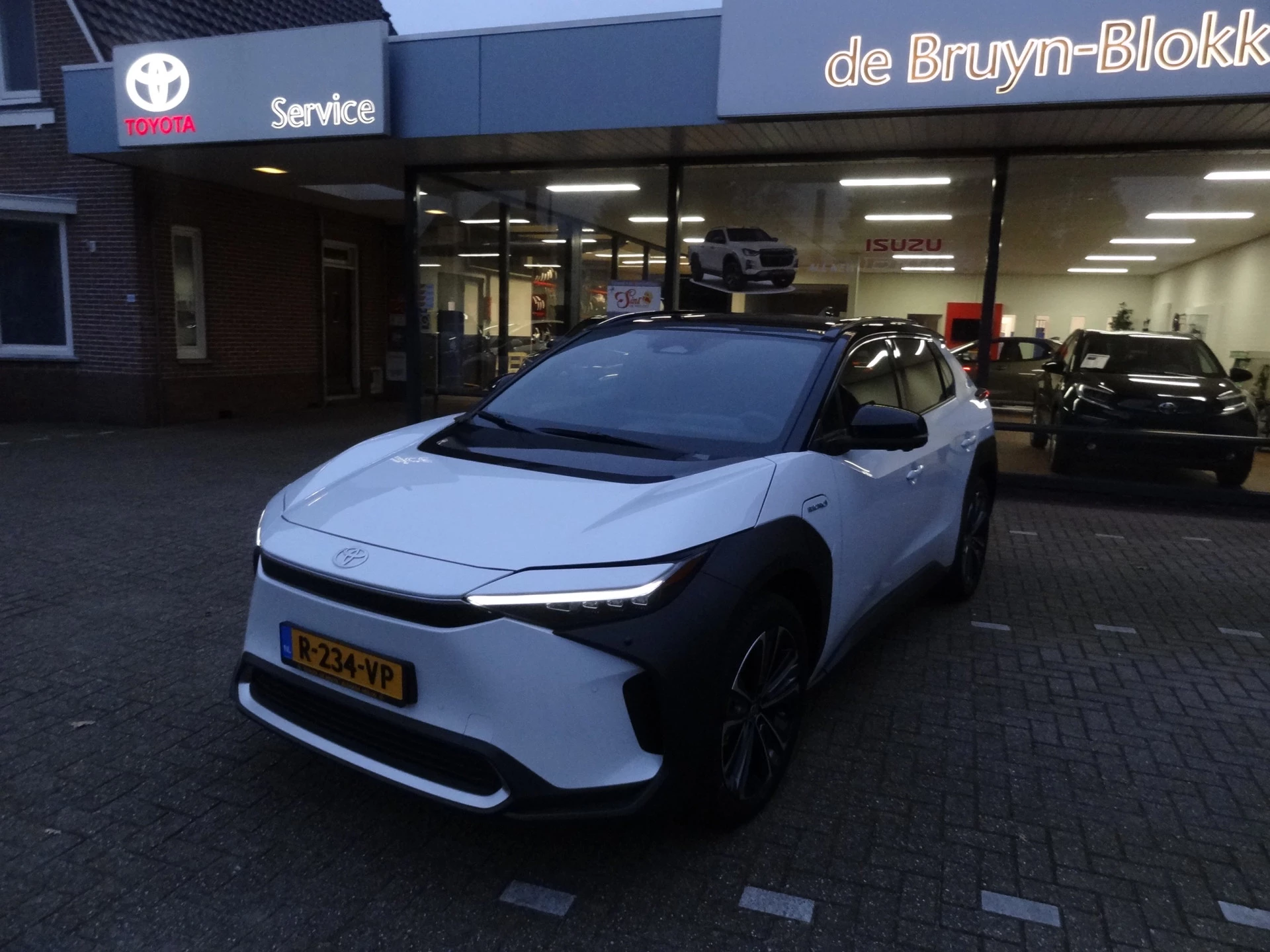 Hoofdafbeelding Toyota bZ4X