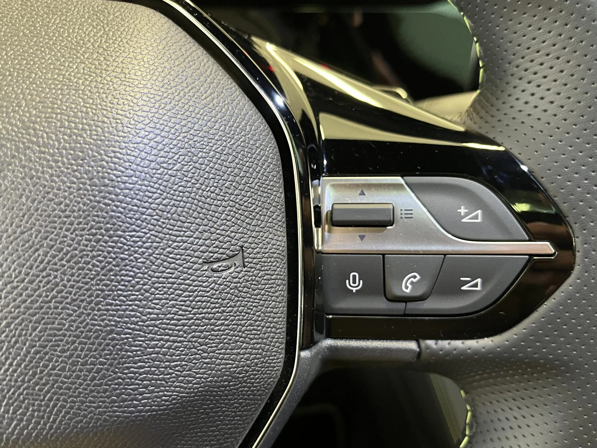 Hoofdafbeelding Peugeot 408