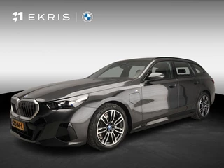 BMW 5 Serie Touring 530e | M-Sportpakket | LED | HUD | Sportstoelen | Stoelverwarming | Surround view | DAB | Alu 19 inch