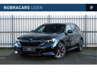 BMW 5 Serie Touring 530e M Sport Automaat / Panoramadak / Trekhaak / Achteruitrijcamera / Adaptieve LED / Stoelventilatie / Comfort Access / Parking Assistant