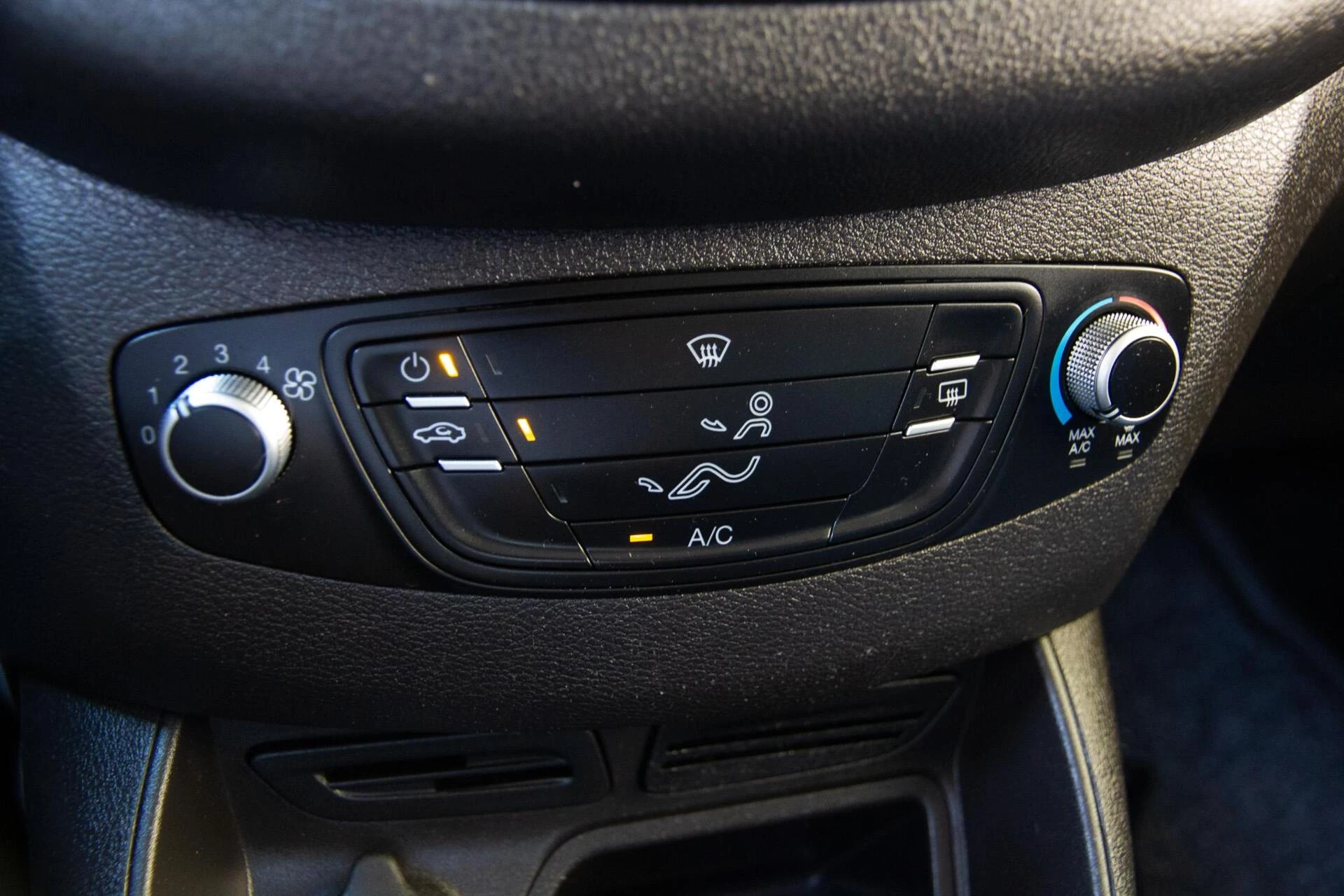 Hoofdafbeelding Ford Transit Courier