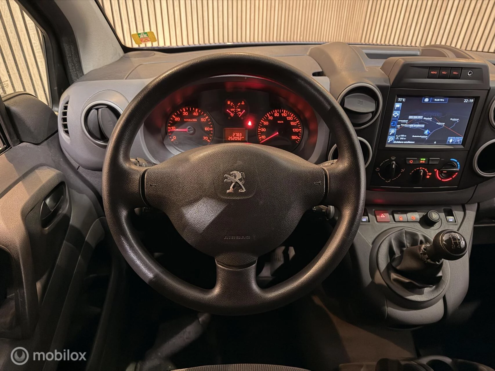 Hoofdafbeelding Peugeot Partner