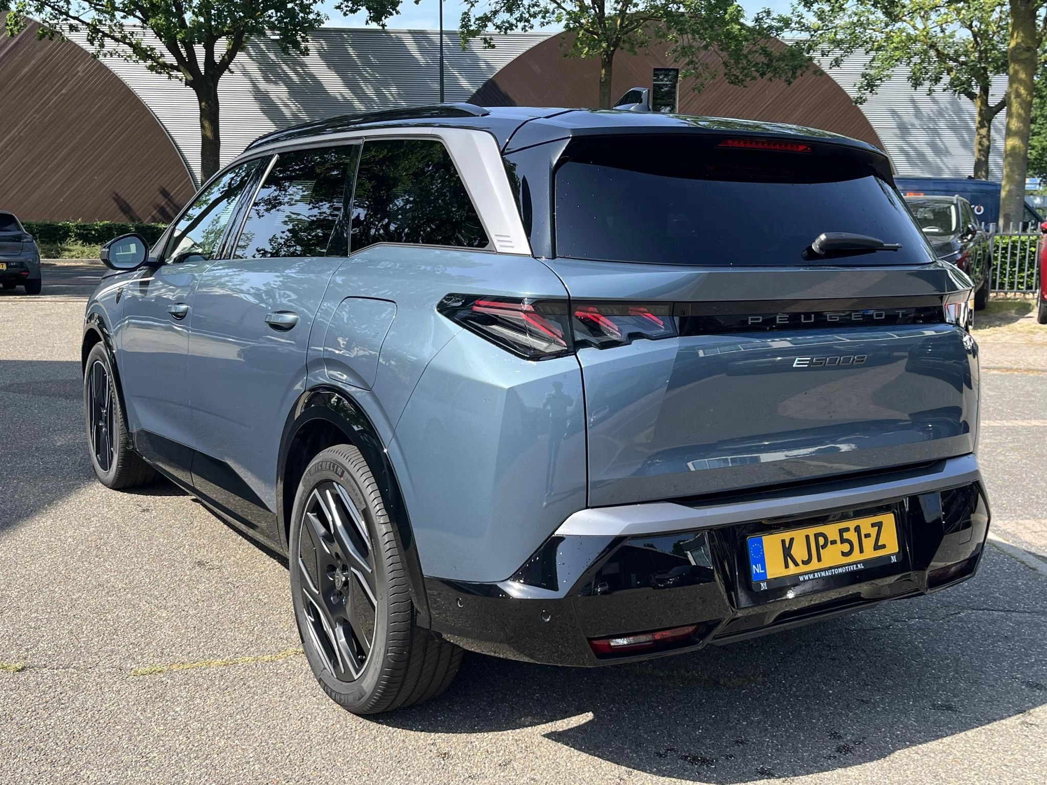 Hoofdafbeelding Peugeot e-5008