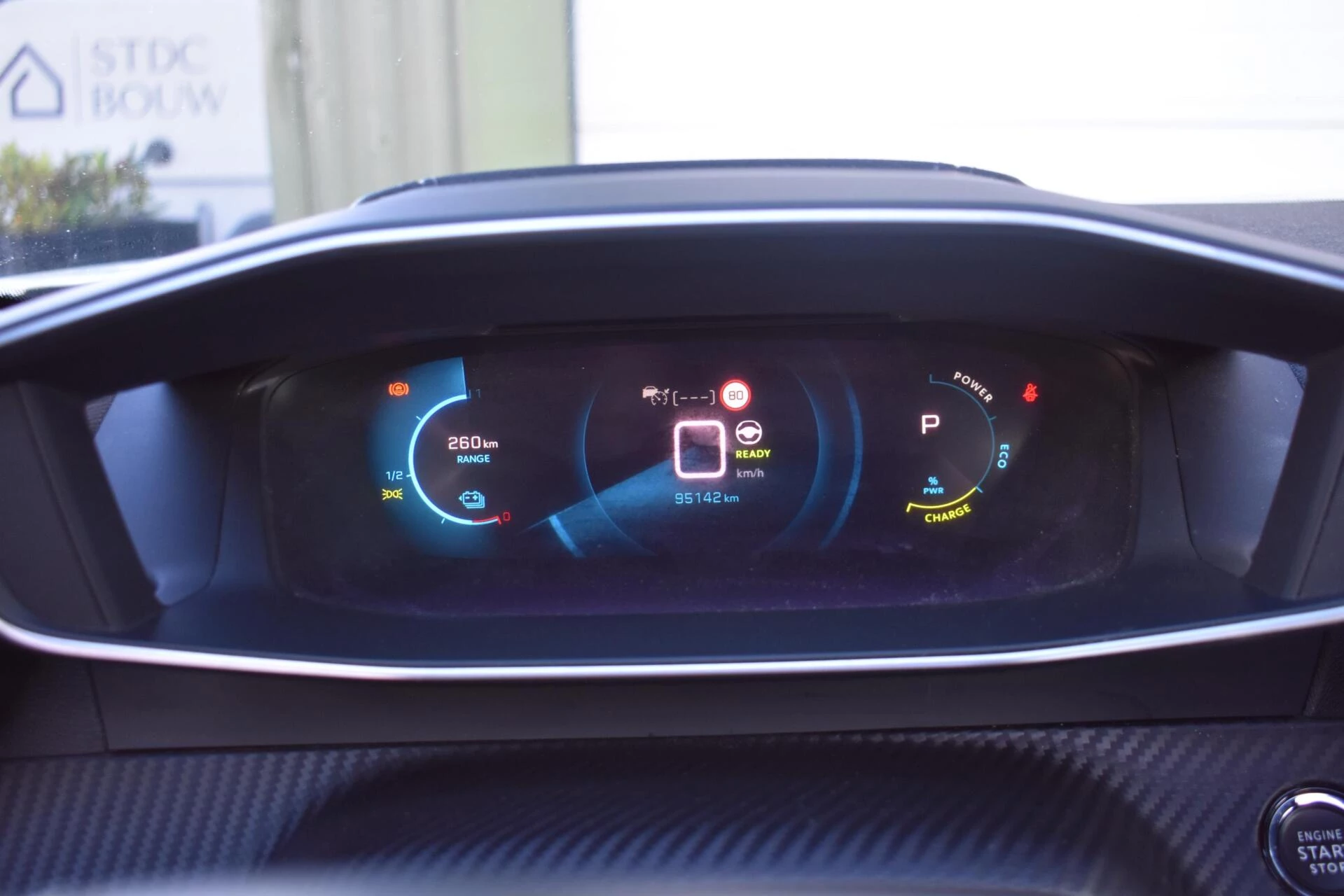 Hoofdafbeelding Peugeot e-2008