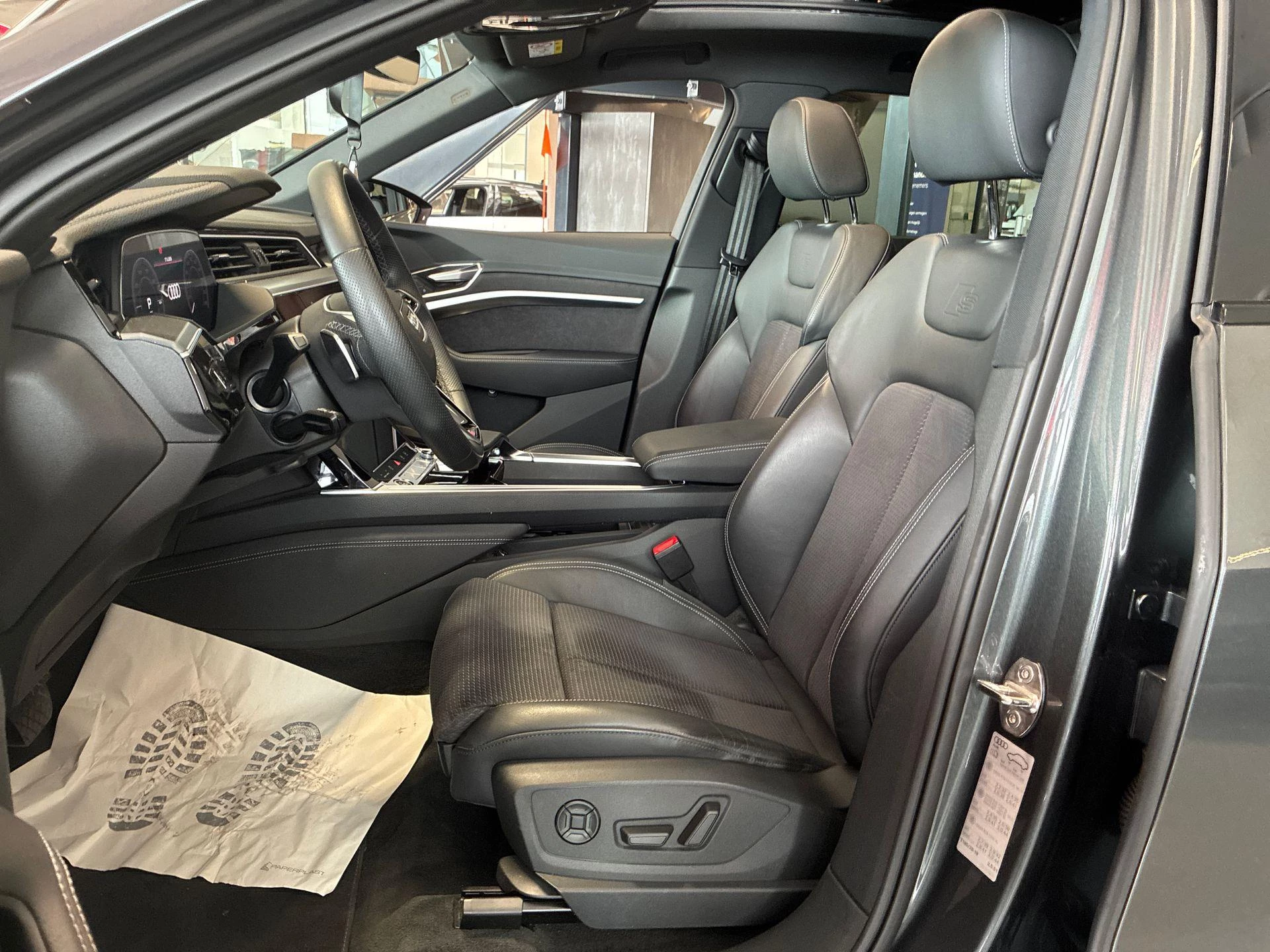 Hoofdafbeelding Audi e-tron