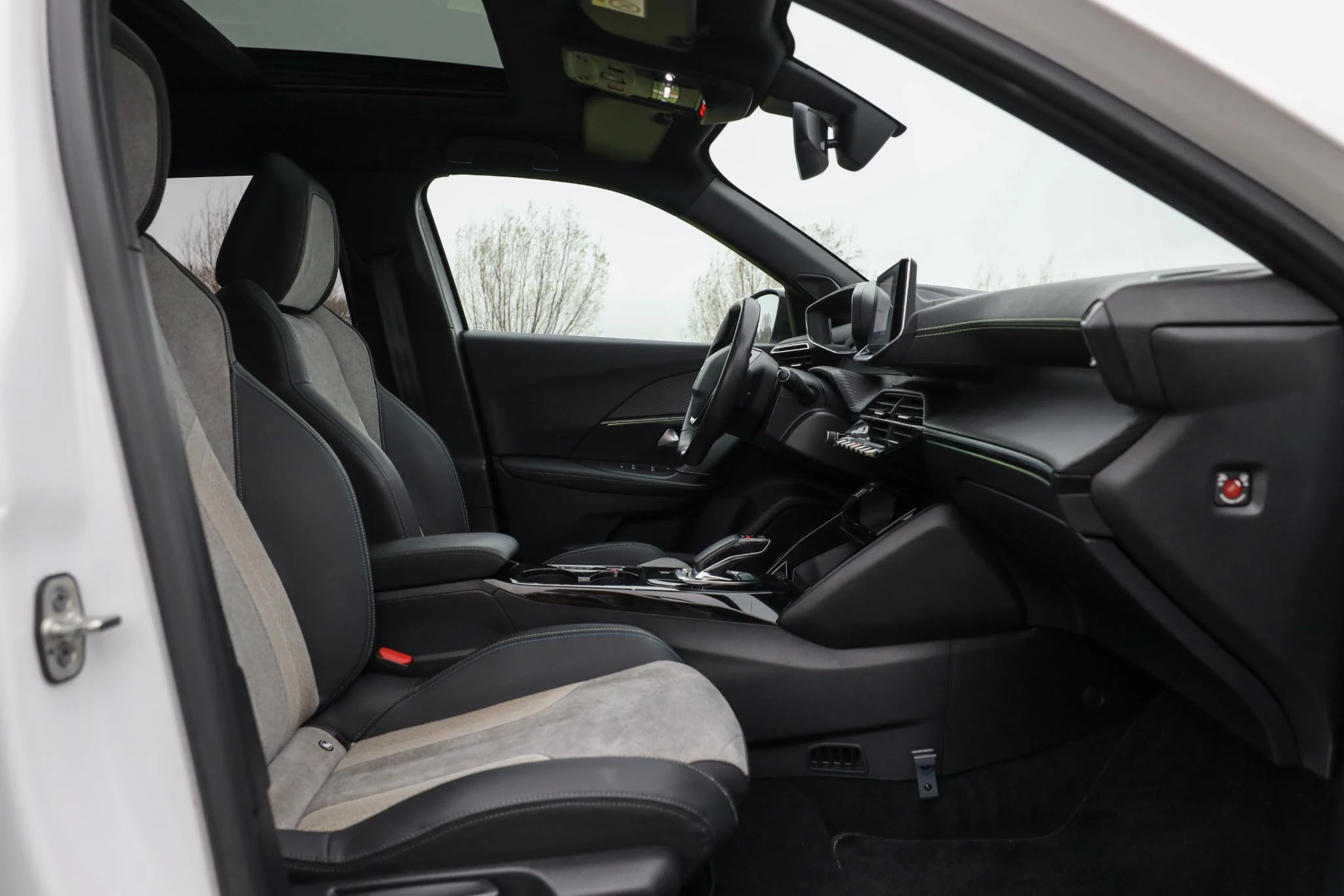 Hoofdafbeelding Peugeot e-2008