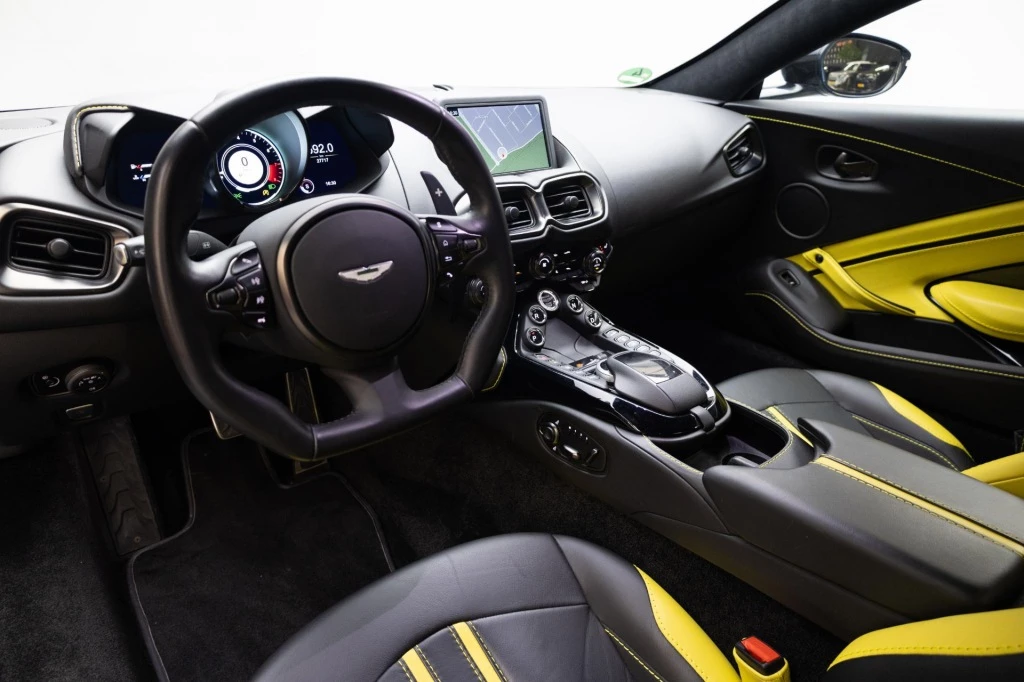 Hoofdafbeelding Aston Martin V8 Vantage