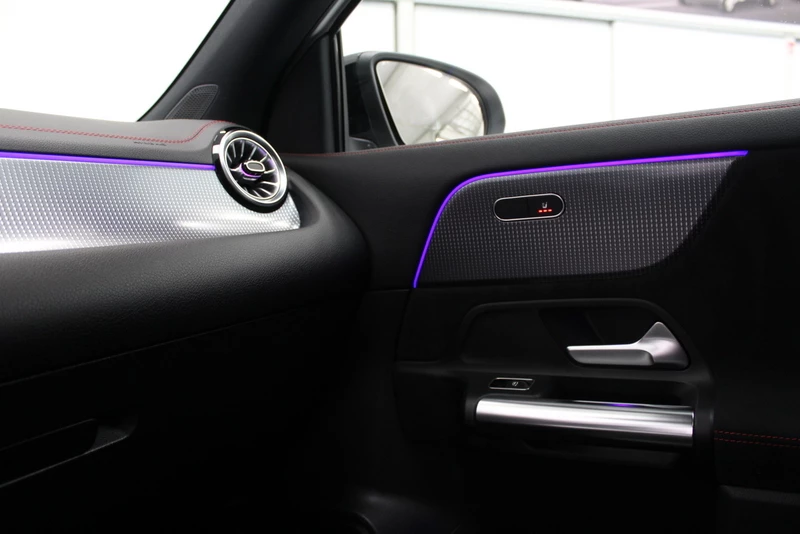 Hoofdafbeelding Mercedes-Benz EQA