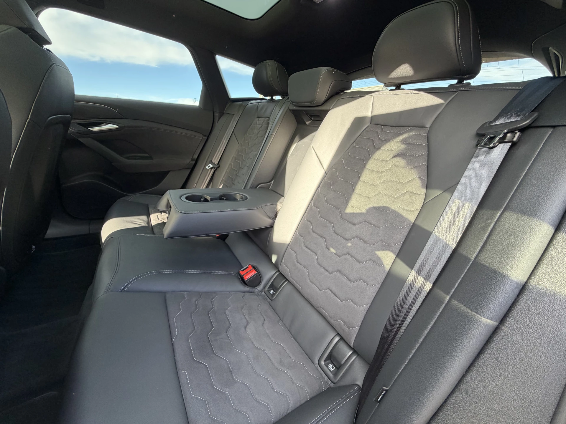 Hoofdafbeelding Audi A6 Avant e-tron