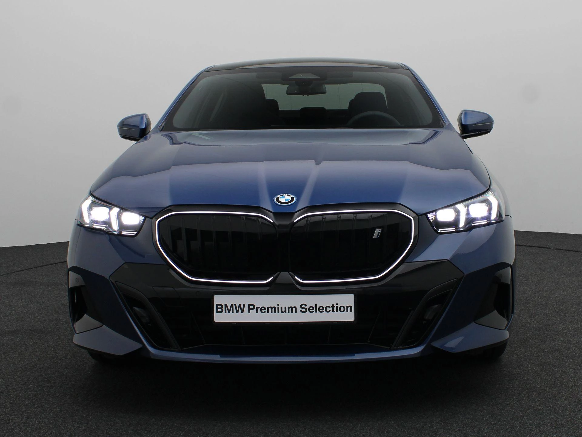 Hoofdafbeelding BMW i5