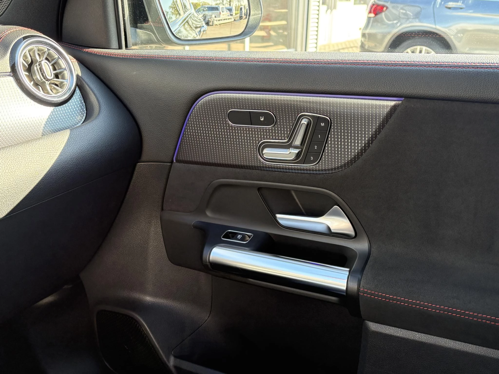 Hoofdafbeelding Mercedes-Benz EQA