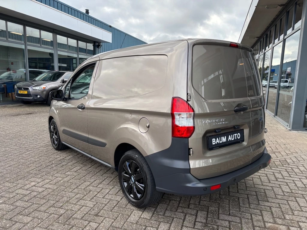 Hoofdafbeelding Ford Transit Courier