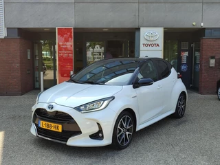 Toyota Yaris 1.5 HYBRID EXECUTIVE PANODAK JBL-AUDIO PARKSENSOREN V+A HEAD-UP NAVI BLIND-SPOT STOEL/STUURVERW  KEYLESS NL-AUTO DEALERONDERHOUDEN