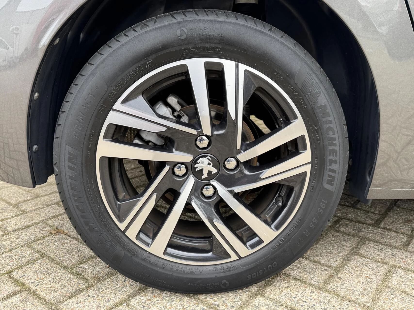 Hoofdafbeelding Peugeot 208