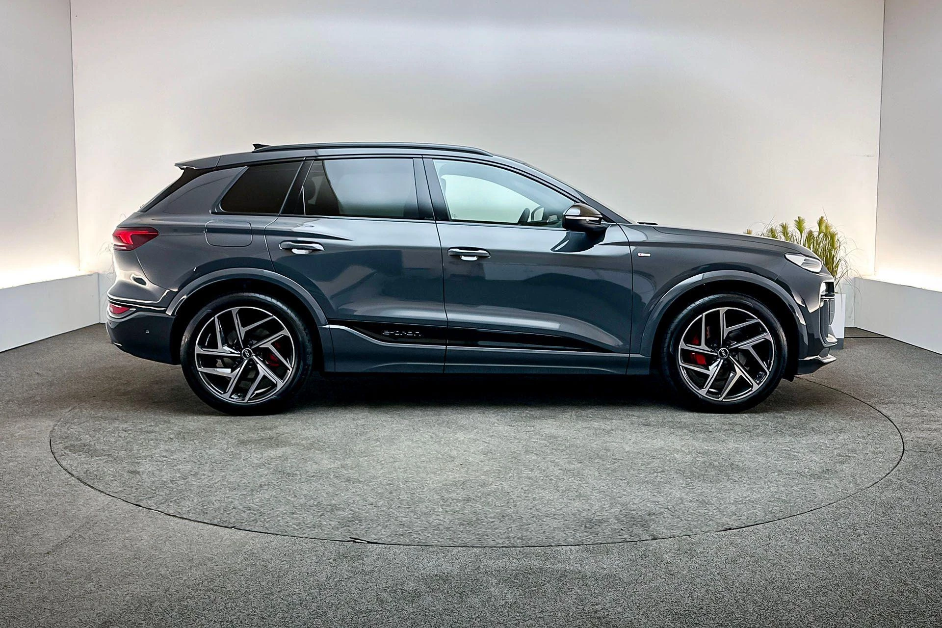 Hoofdafbeelding Audi Q6 e-tron