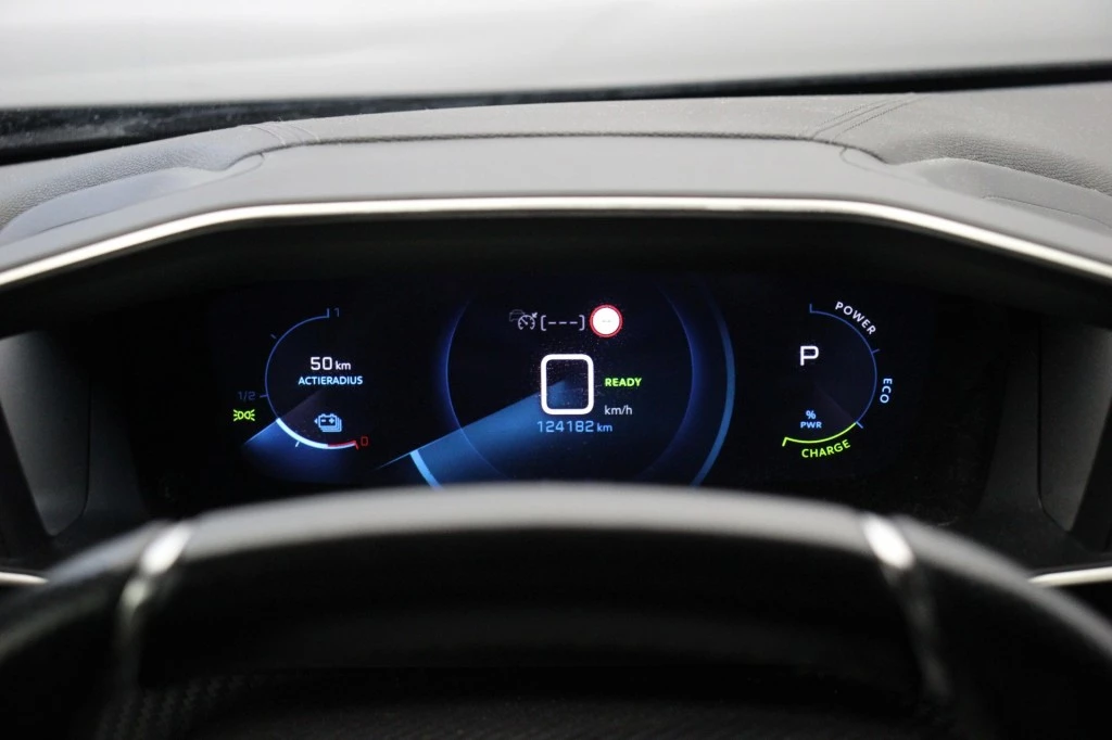 Hoofdafbeelding Peugeot e-2008