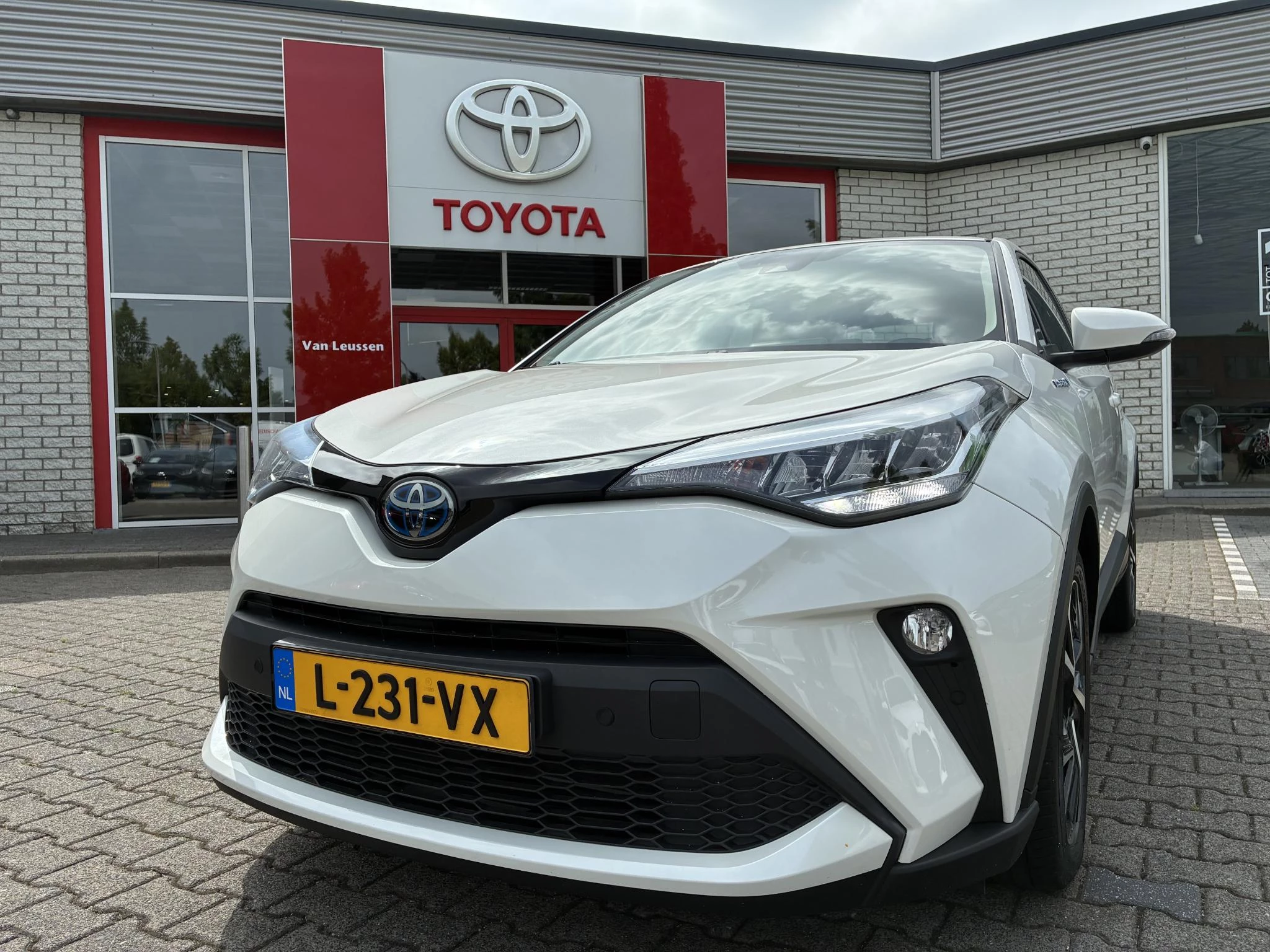Hoofdafbeelding Toyota C-HR
