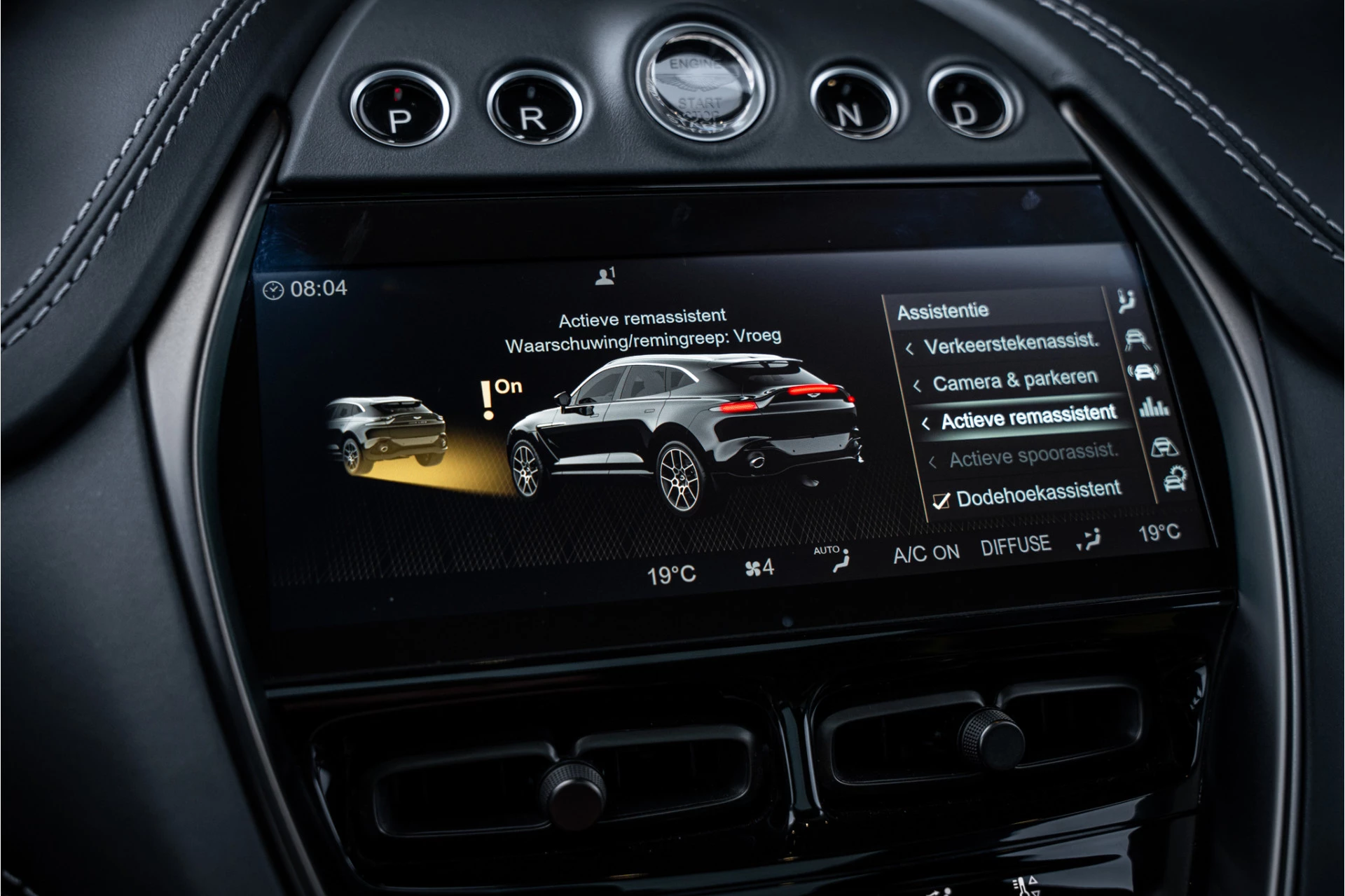 Hoofdafbeelding Aston Martin DBX