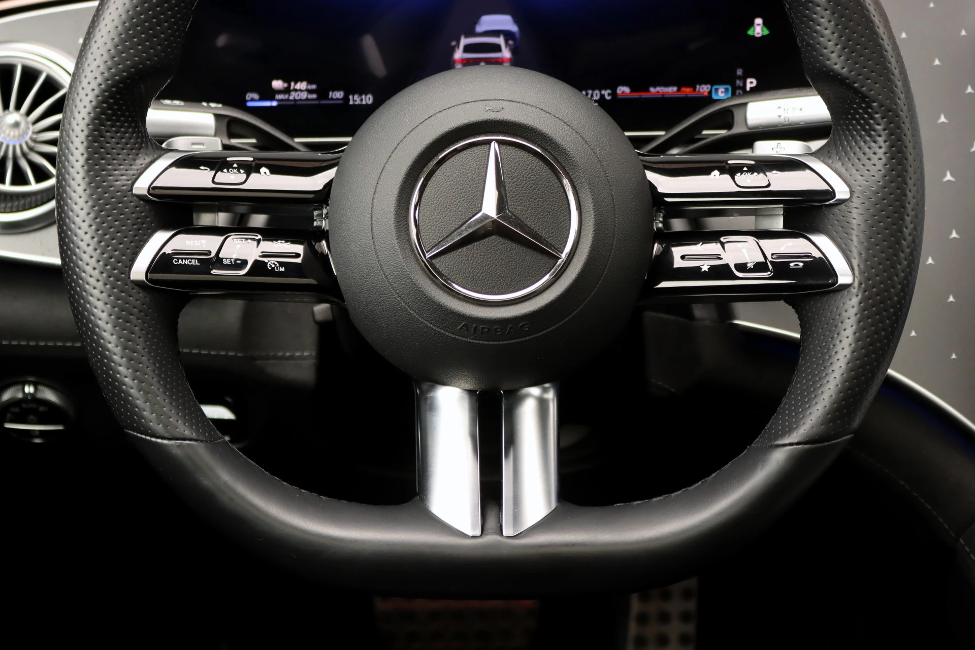 Hoofdafbeelding Mercedes-Benz EQS